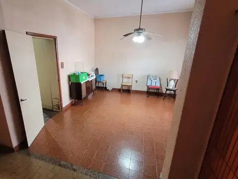 Pasaje Lourdes  al 700 Morón