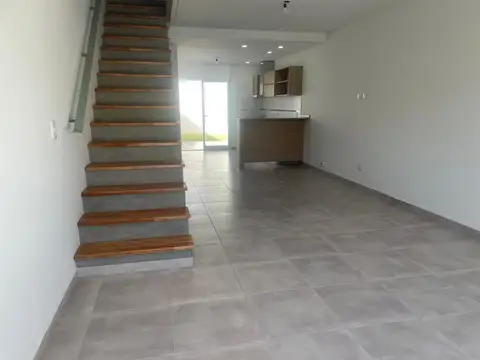 Depto Tipo Casa 3 ambientes con 1 baño