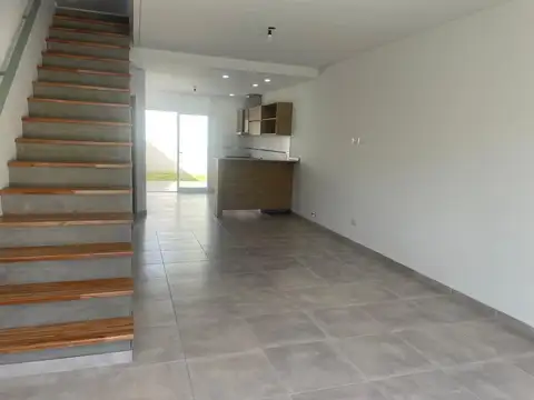 Depto Tipo Casa en Venta con 1 cocheras