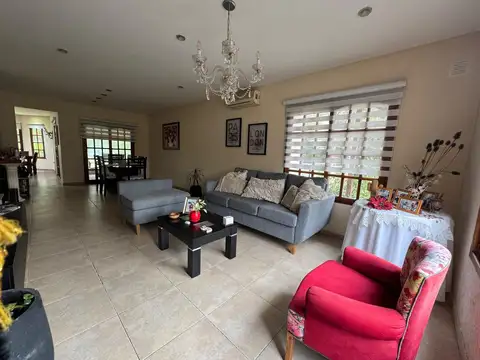 Casa en Alquiler en Campos De Alvarez, USD 1.700