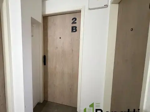 Departamento DOS AMBIENTES AL FRENTE con balcón