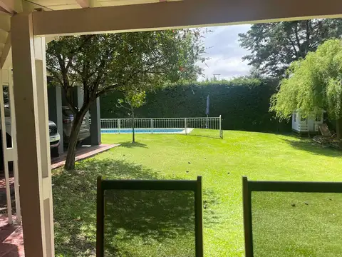 Casa en Venta con 2 cocheras