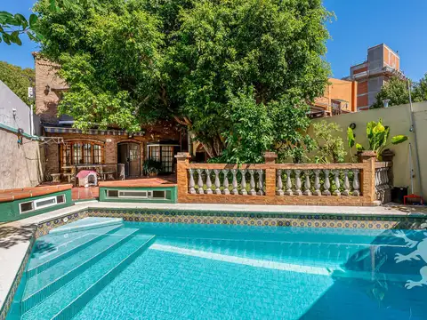 CASA - VENTA - 5 AMB - PISCINA - PARRILLA - SUITE - GARAGE 2 AUTOS - VILLA URQUIZA
