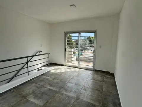 Depto Tipo Casa en Alquiler en Moreno, $ 1.100.000