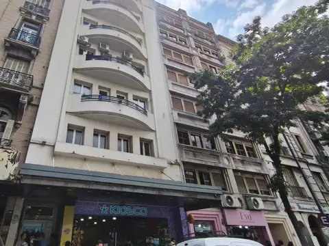 VENTA AMPLIA OFICINA EN EL CENTRO 100 M2 2 BAÑOS