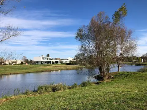 OPORTUNIDAD lote de 920m2 a la laguna en EL CAZAL