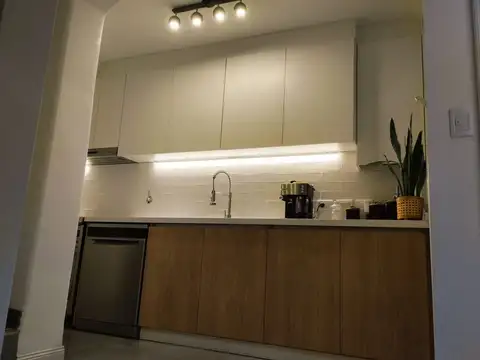 CASA en VENTA /RECICLADA/GRAN TERRAZA/ LOTE PROPIO