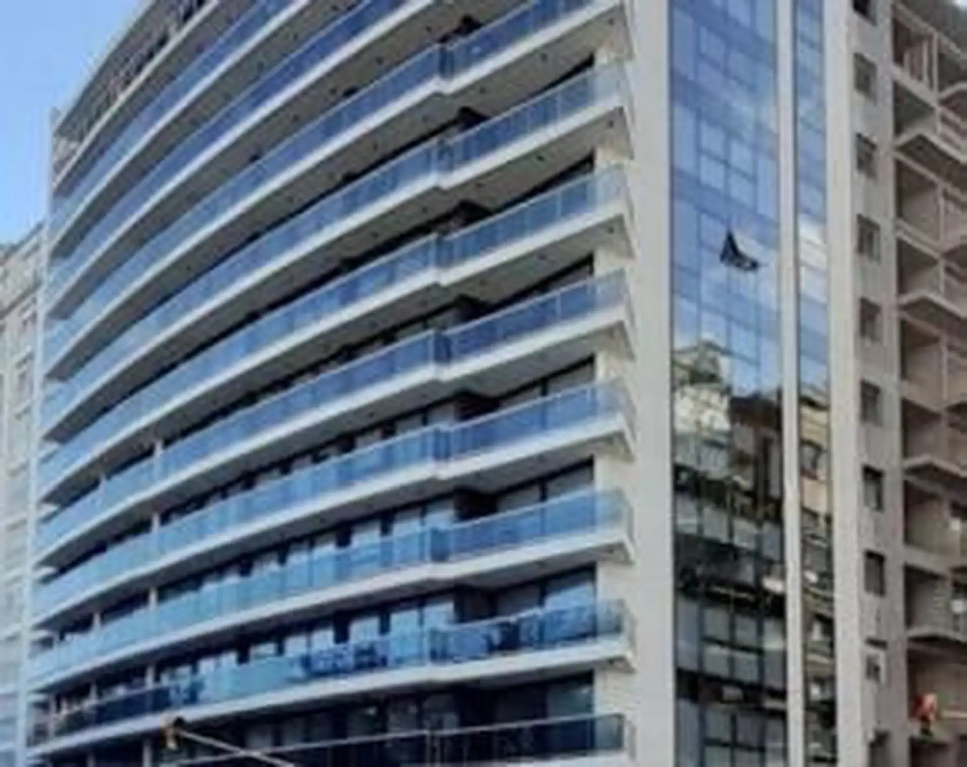 Plaza Colon - 2 amb. Vista panoramica. Balcon terraza. Amoblado y equipado. Seguridad 24 hs