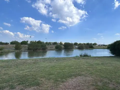 Casa en Venta en El Cantón - Barrio Golf, USD 290.000