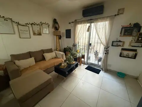 Depto Tipo Casa 2 ambientes con 1 baño