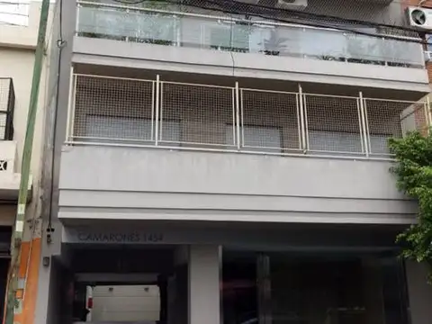 Luminoso monoambiente con balcón - Paternal