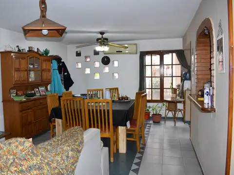 Casa 7 ambientes con 3 baños