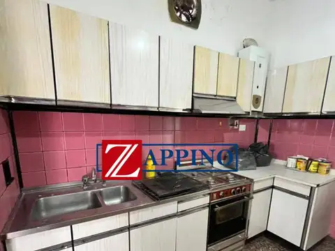 PRIMERA JUNTA 1400, Piso PB