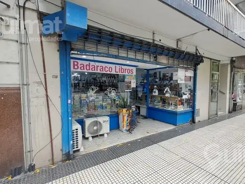 Excelente local Planta Libre sobre Av. Entre Rios