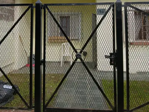 Casa 3 ambientes con 2 baños