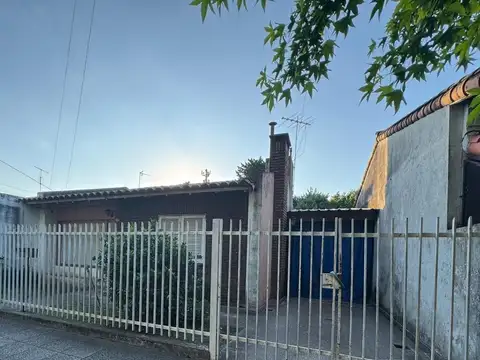Casa en Venta en Castelar, USD 90.000