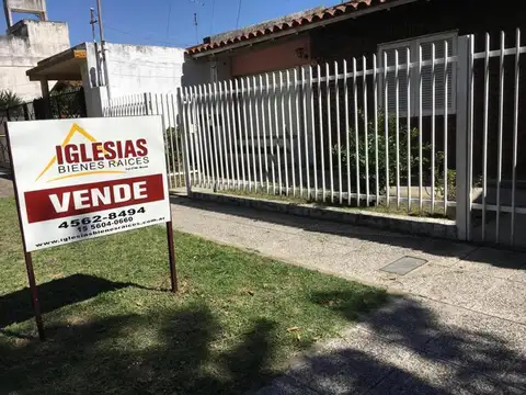 VENTA Casa de 3amb c/ cochera - Castelar Norte