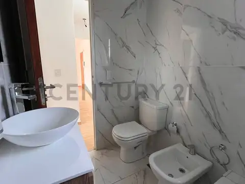 VENTA SEMIPISO 2 AMBIENTES A ESTRENAR CON BALCÓN Y AMENITIES EN SANTOS LUGARES.