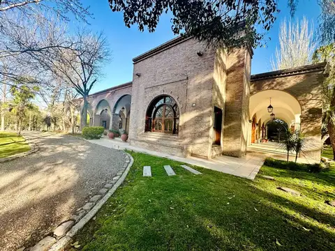 Venta de propiedad residencial exclusiva Chacras