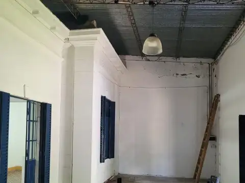 Importante galpón ubicado en la localidad de Villa Elvira