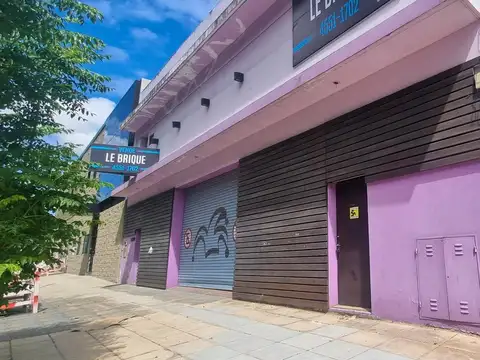 Excelente Local de 17.5x21 - Le Brique Propiedades