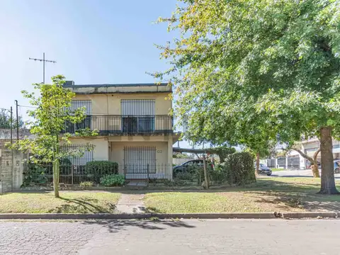 Venta Casa Doble en El Talar – Tigre Lote: 247 m² | Superficie cubierta: 207 m²