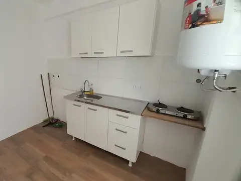 Vicente López - Departamento 3 amb al Frente con balcón corrido. Apto profesional 