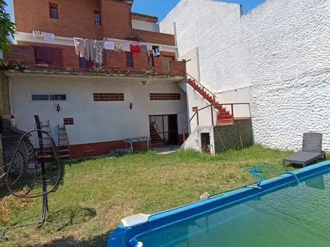 Casa Lote Propio 3 Dormitorios con Garage y Locales propios al frente