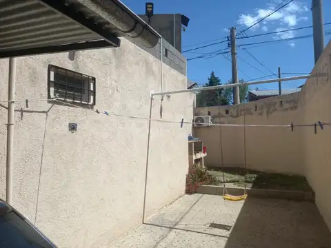 Casa 5 ambientes con 1 baño