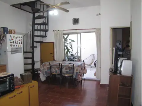 VENTA TIPO CASA PH 4 AMBIENTES MONTE CASTRO