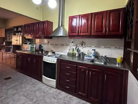 Casa 3 ambientes con 2 baños