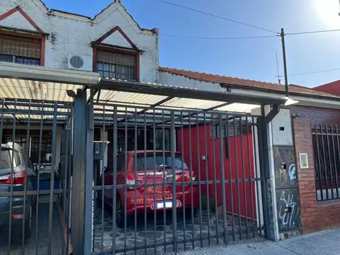 ALQUILER DUPLEX 3 AMBIENTES EN CASEROS C COCHERA