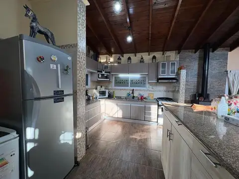 Casa 2 ambientes con 1 baño