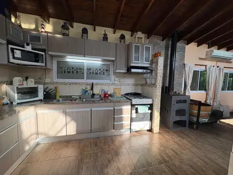 Casa en Venta con 3 cocheras