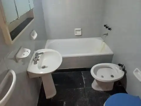 CABALLITO: DOS AMBIENTES - LUMINOSO - COCINA INDEPENDIENTE - LAVADERO INDEPENDIENTE