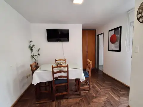 Duarte Quiros 200, Piso 7