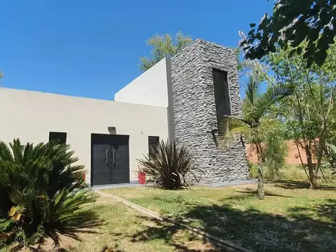 VENTA CASA 3AMB C/PILETA Bº NAUTICO CUBE ESCOBAR 