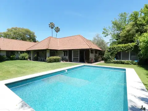 VENTA CASA SEIS AMBIENTES OLIVOS GOLF CLUB