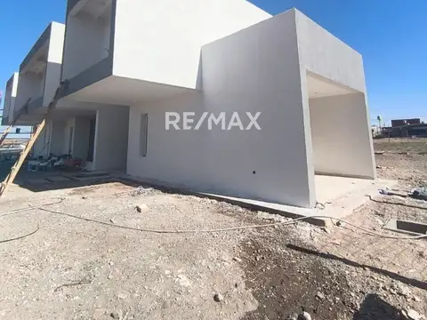 Juan José Castelli, Lote 100