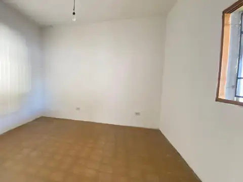 Casa 2 ambientes con 1 baño
