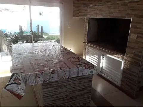 SE VENDE  CASA QUINTA EN ARROYO LEYES