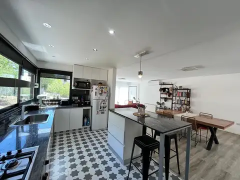 VENTA CASA CARLOS PAZ 3 DORM PILETA VILLA DEL LAGO