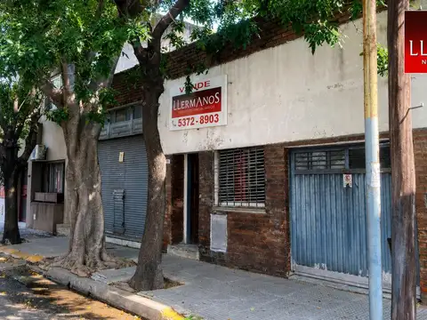 Venta Casa en Lote 11,90 x 12,90 Apto 4 Pisos Saavedra.