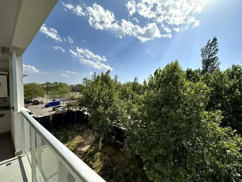 Departamento en Alquiler con 2 cocheras