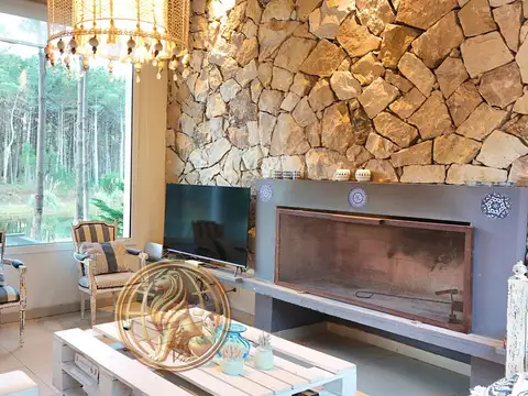 Casa 5 ambientes con 3 baños