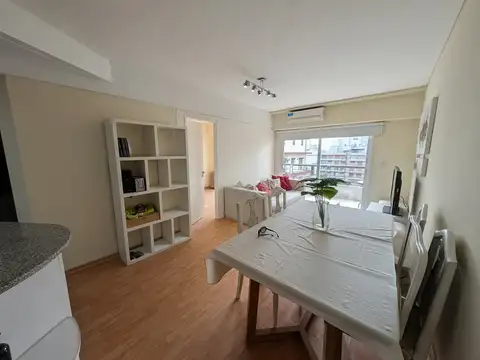 Alquiler 2 AMBIENTES BALCÓN + TERRAZA PROPIA Excelente   cochera opcional