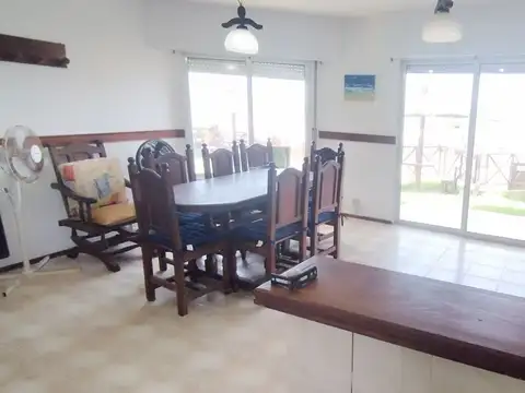 Depto Tipo Casa 3 ambientes con 2 baños