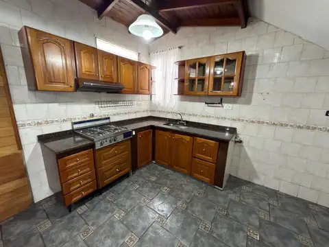 Depto Tipo Casa en Alquiler de 3 dormitorios