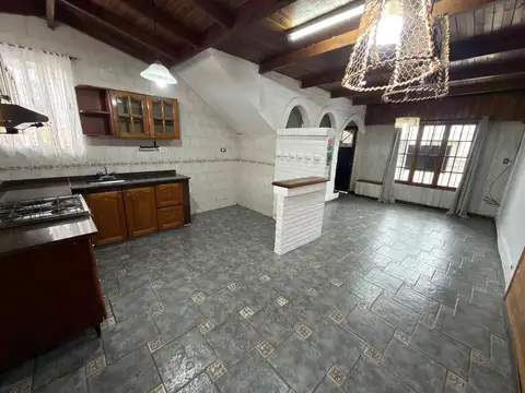 Depto Tipo Casa en Alquiler de 4 ambientes