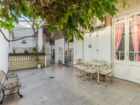 Casa 5 ambientes con 2 baños